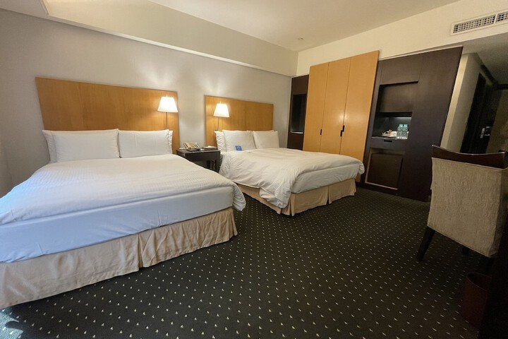 Room 15 of 137