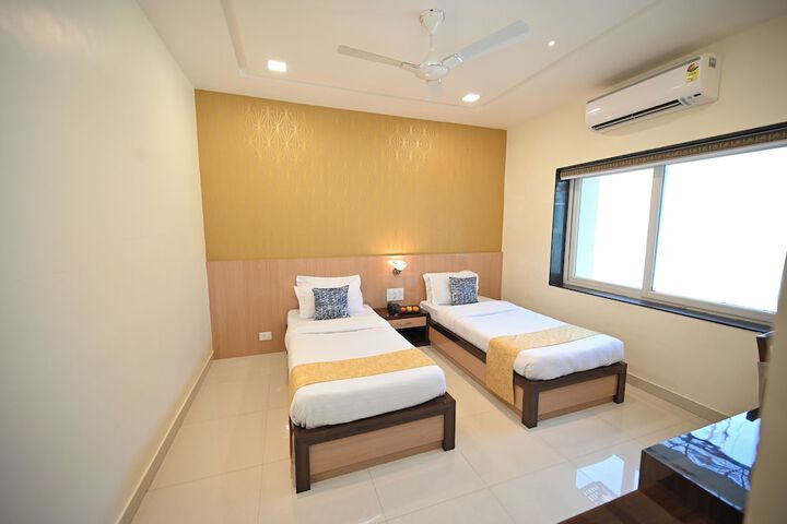 Room 6 of 20