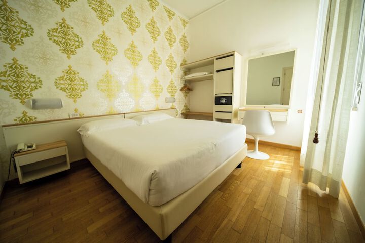 Room 43 of 93