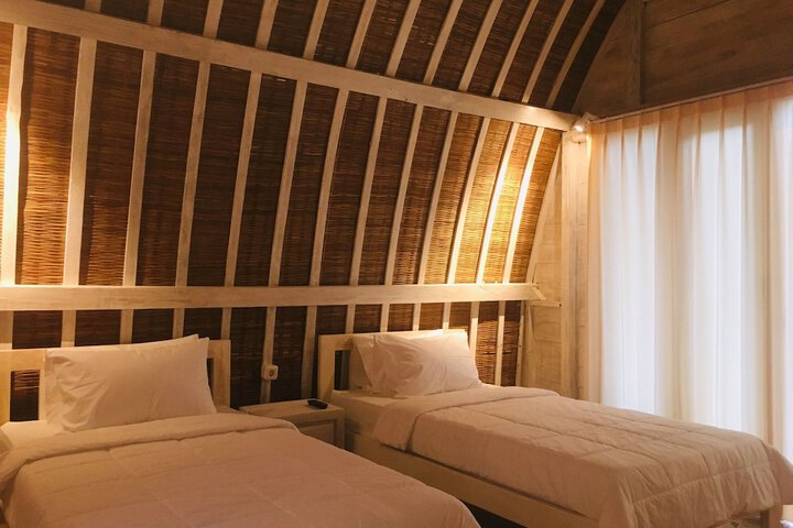 Room 6 of 33