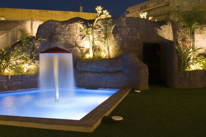 Hotel with Pool