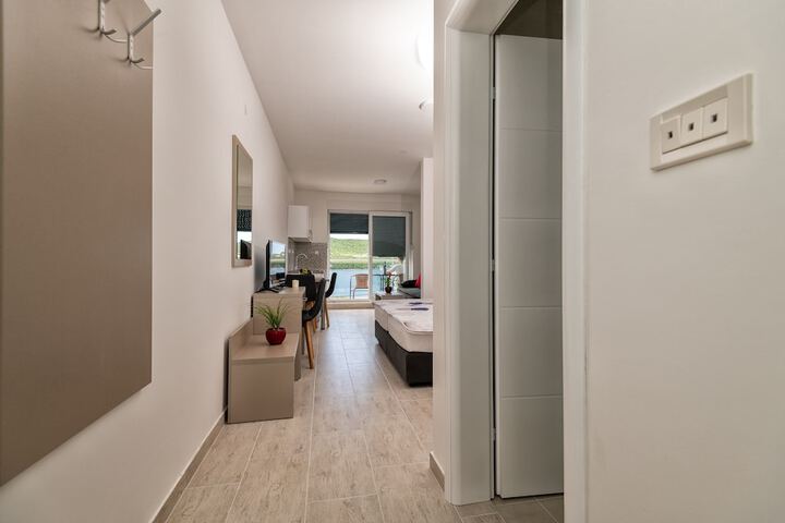 Room 6 of 31