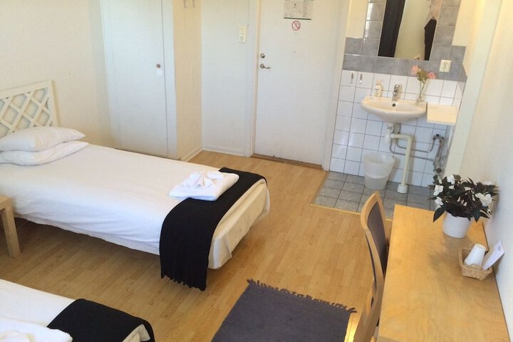 Room 2 of 22