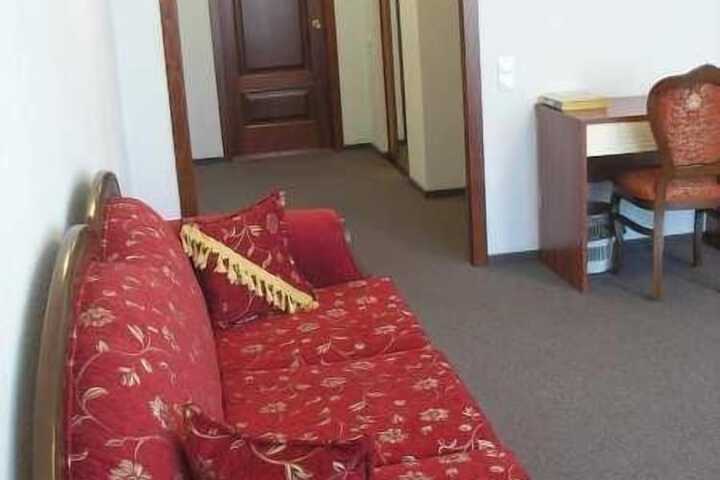 Room 15 of 36