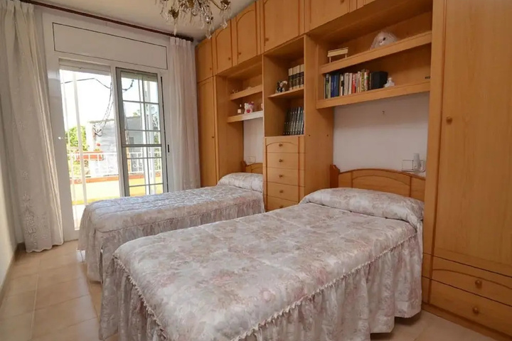 Room 2 of 12