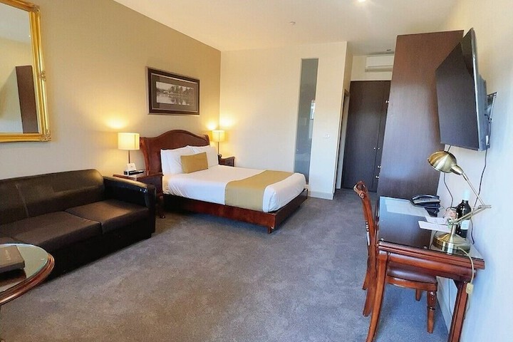 Room 15 of 27