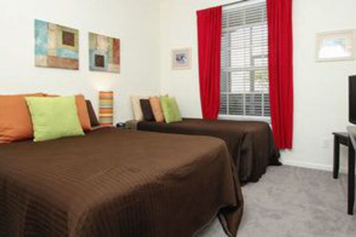 Room 7 of 13