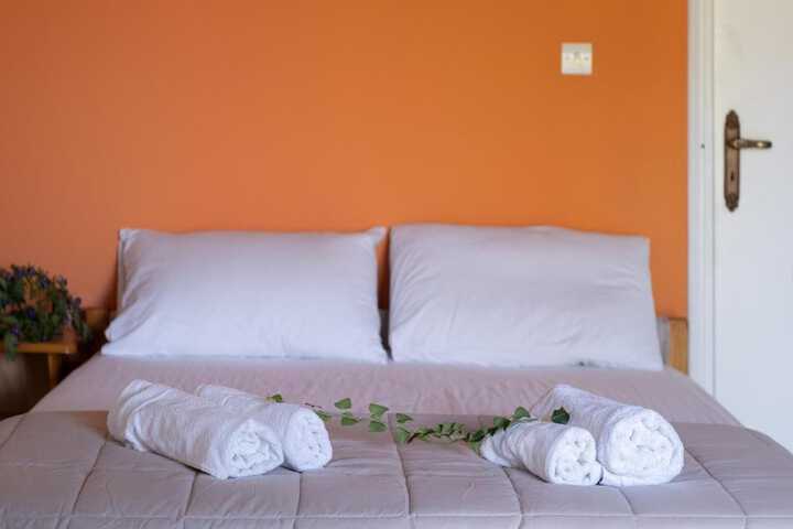 Room 12 of 16