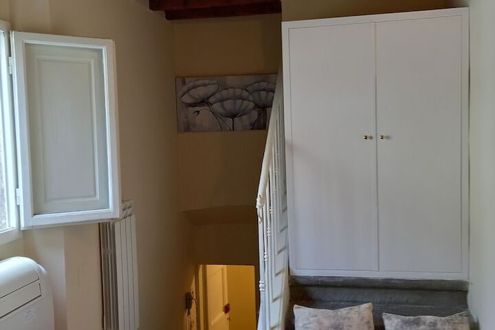 Room 7 of 72