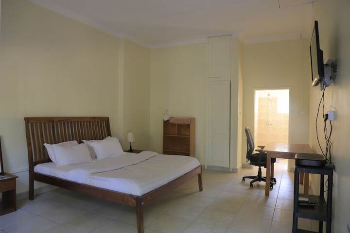 Room 4 of 61