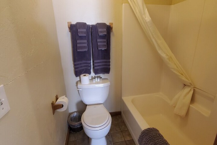 Room 10 of 17
