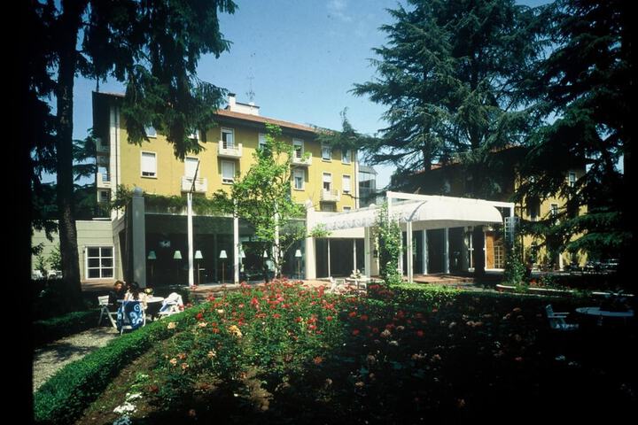 Hotel 32 of 32