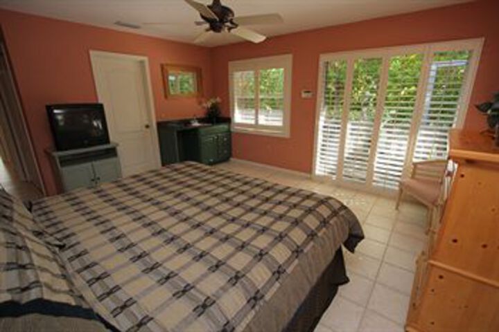 Room 25 of 104