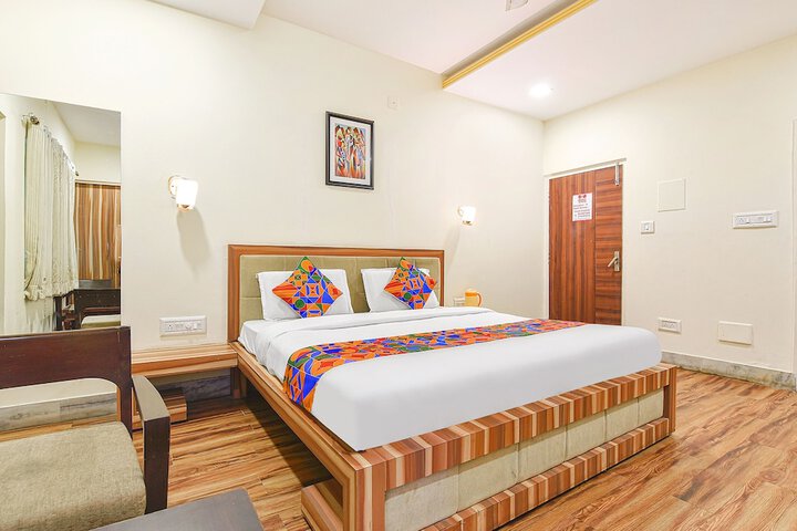 Fabhotel Royal Icon