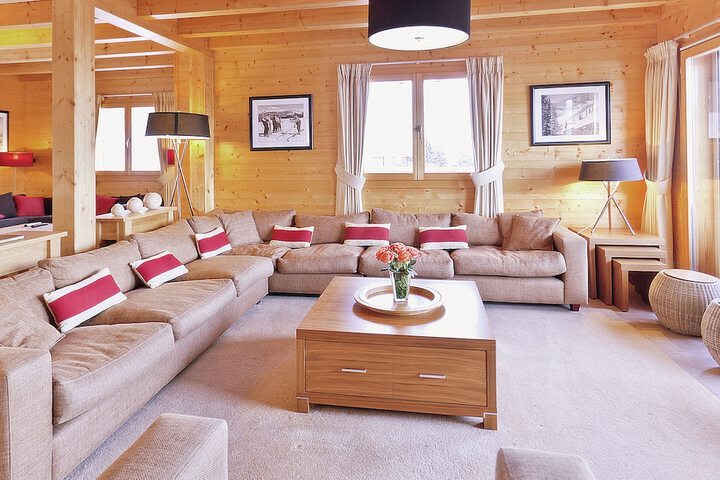 Room 7 of 28