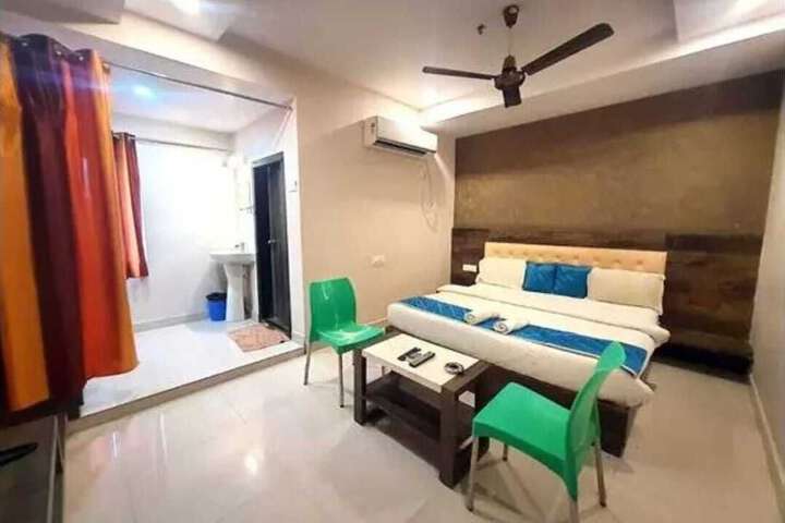 Room 10 of 21