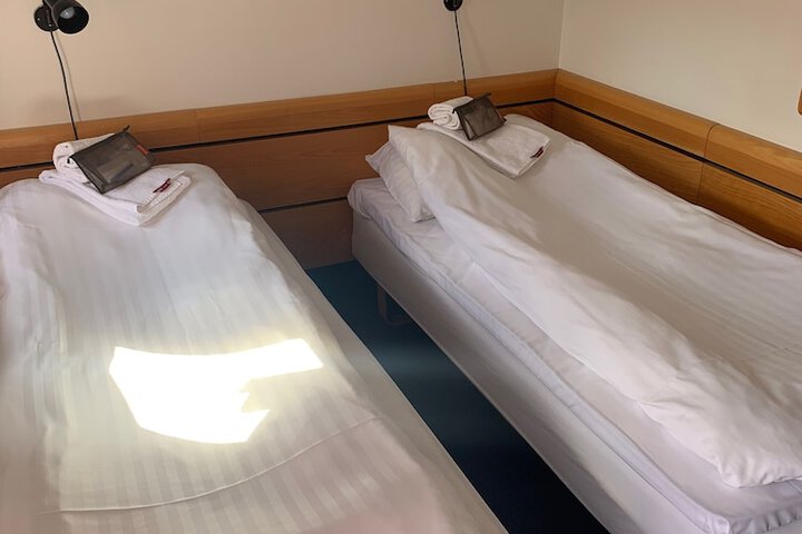 Room 17 of 53
