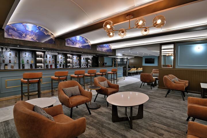 Lounge 69 of 88