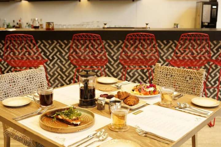 Breakfast/Coffee Service 21 of 43