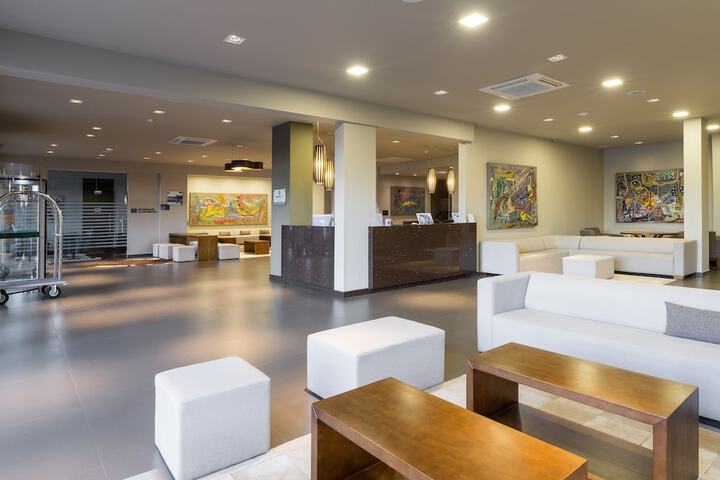 Guest Lobby