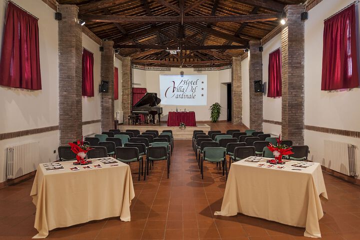 Ballroom/Hall 48 of 55