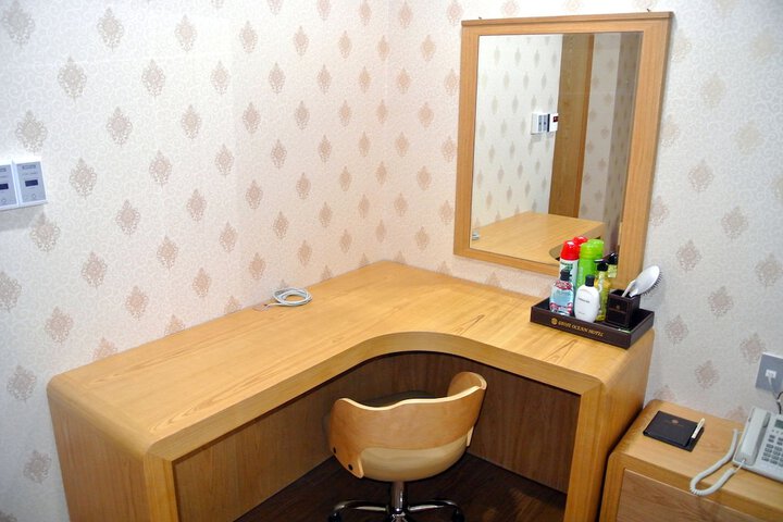 Room 30 of 63