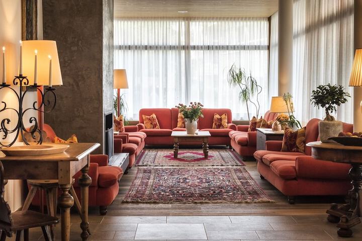 Guest Lobby