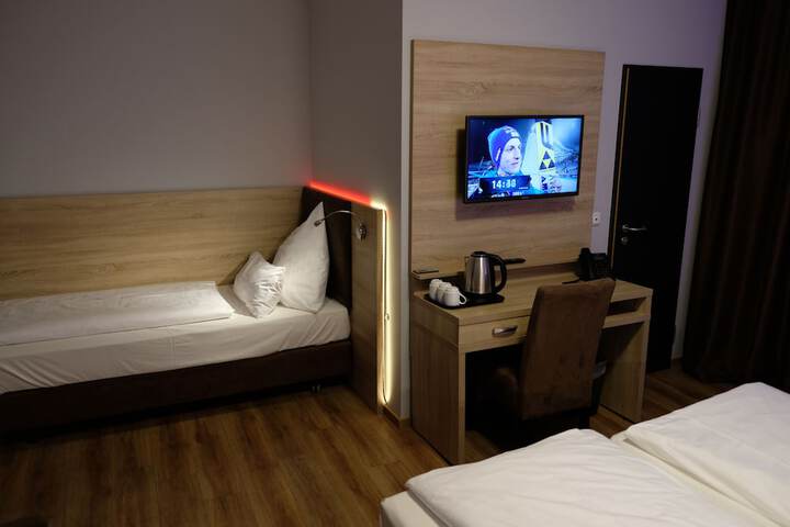 Room 8 of 65