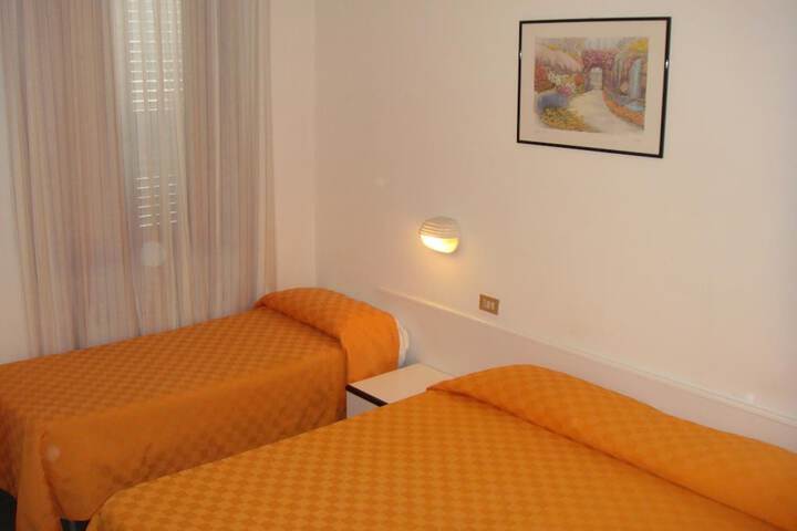 Room 23 of 61