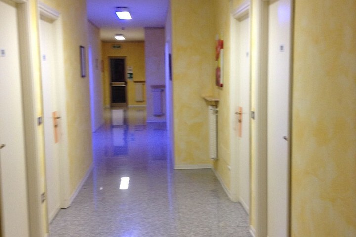 Ballroom/Hall 39 of 63