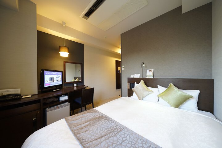 Room 14 of 26