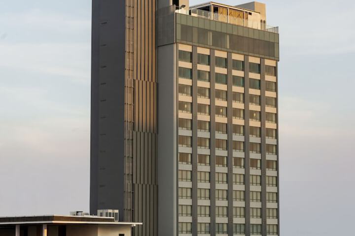 Hotel 79 of 91