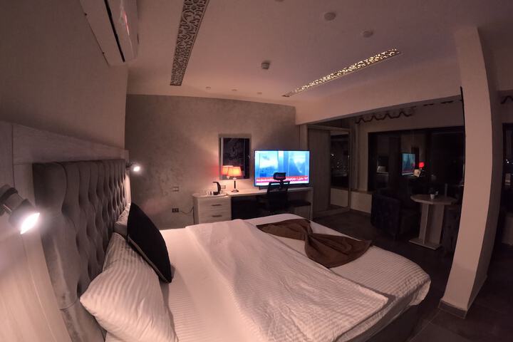 Room 20 of 38