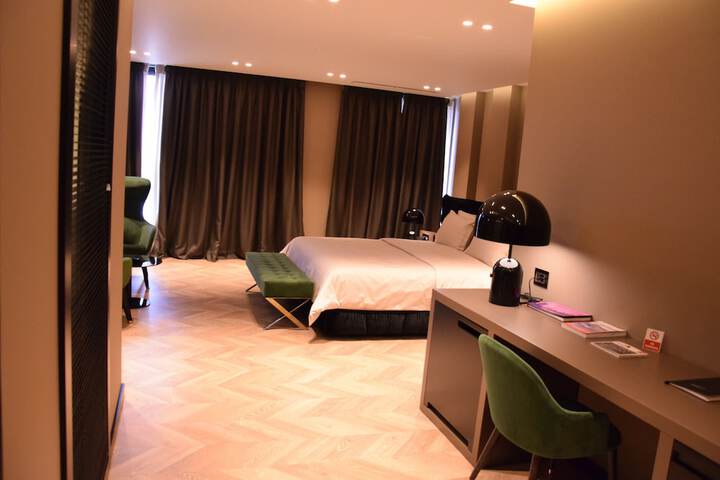 Room 31 of 77