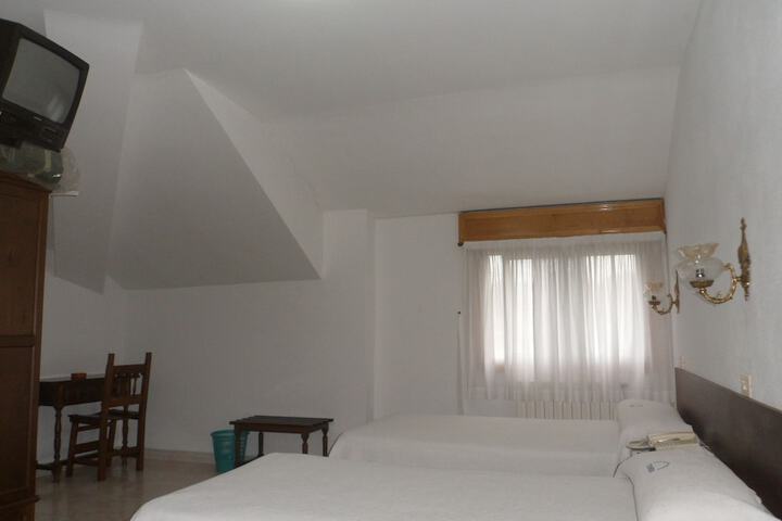 Room 8 of 66