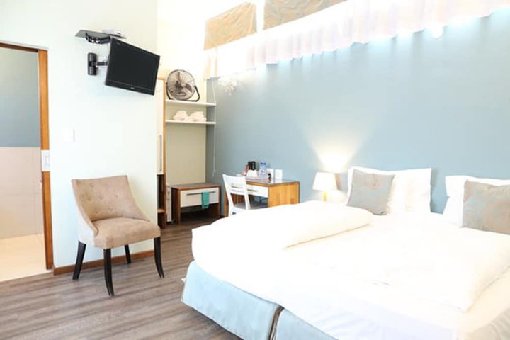 Room 9 of 43