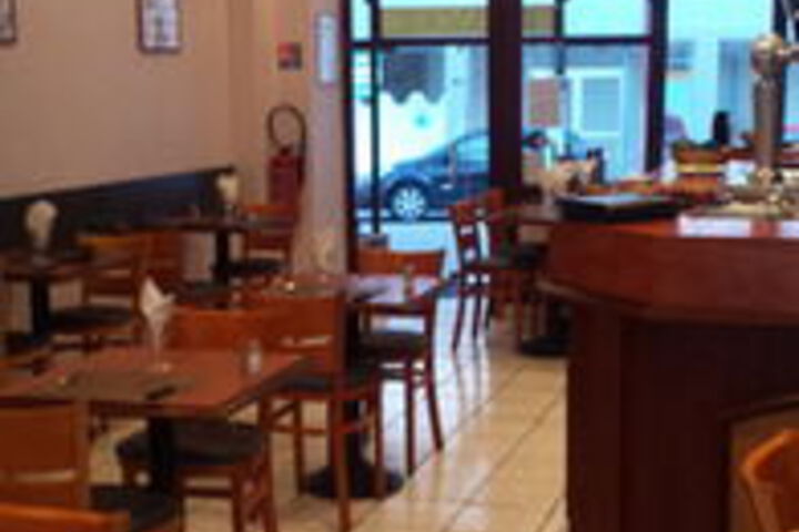 Dining 36 of 40