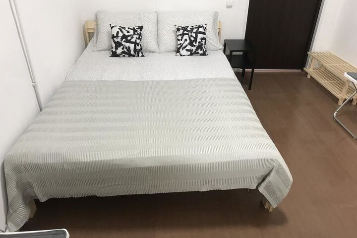 Room 32 of 46