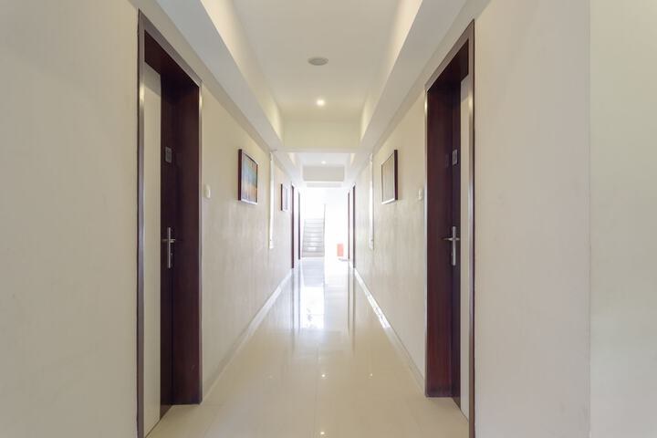 Ballroom/Hall 14 of 22