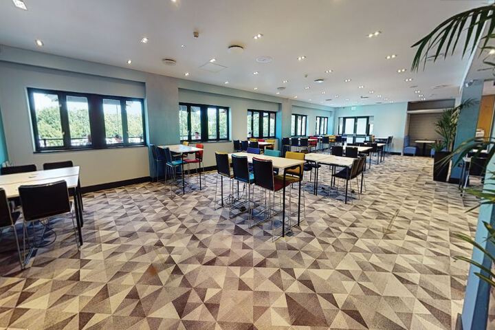 Business Center 44 of 45