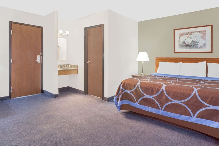 Room 12 of 26