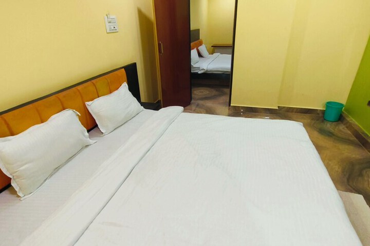 Room 15 of 40