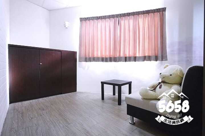 Room 18 of 20