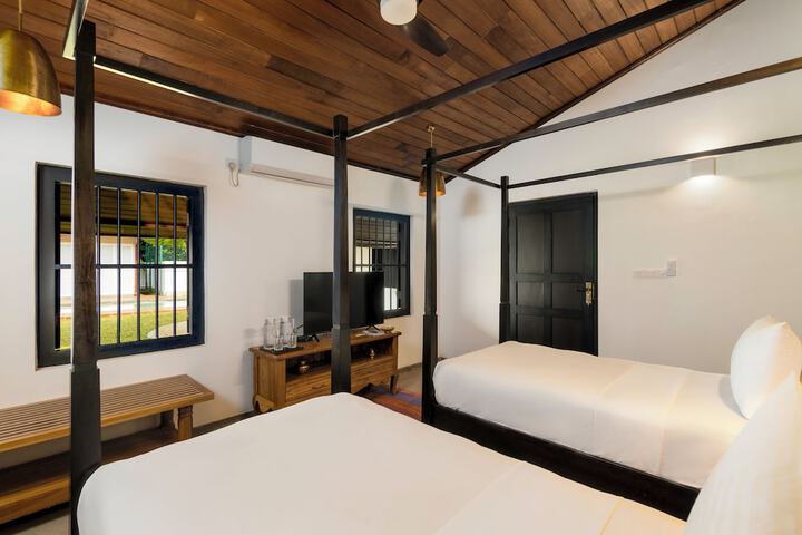 Room 12 of 29