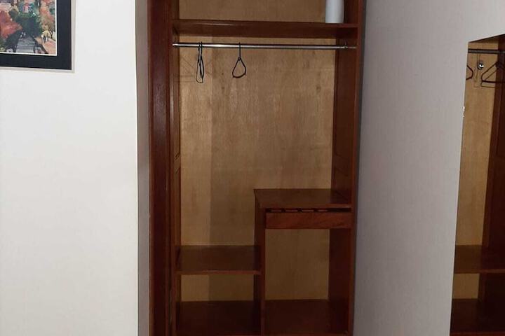 Room 7 of 12