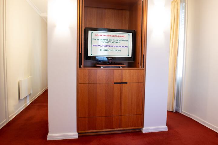 Room 21 of 38