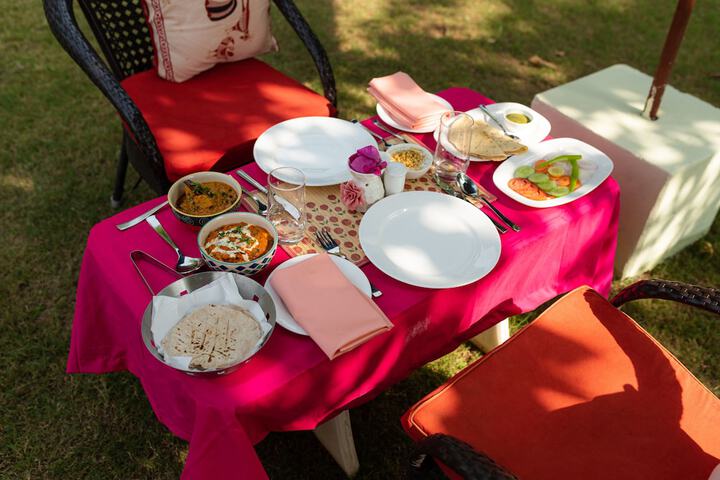 Dining 18 of 27