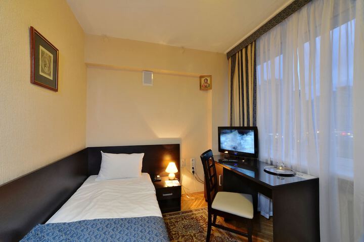 Room 7 of 95