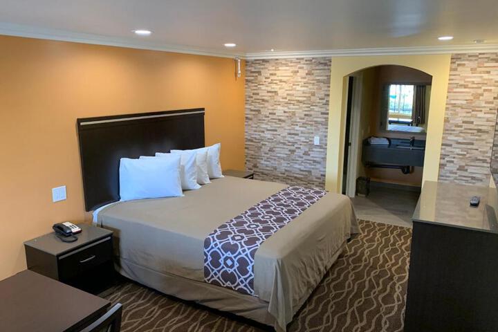 Standard | King Bed (1 of 31)
