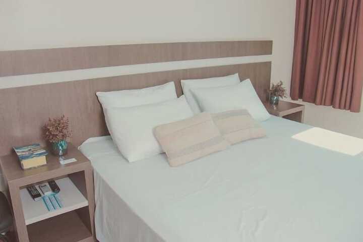 Room 6 of 45